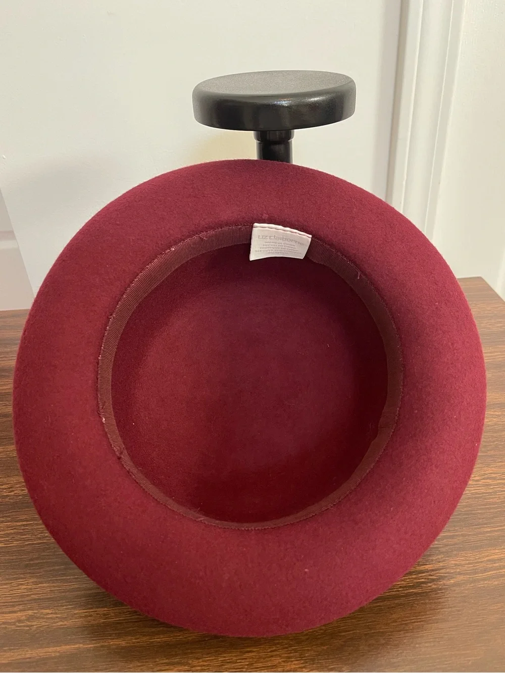 VTG Burgundy Liz Claiborne 100% Wool Cloche Hat with 3D Floral Accent & Hat Box - Picture 8 of 9